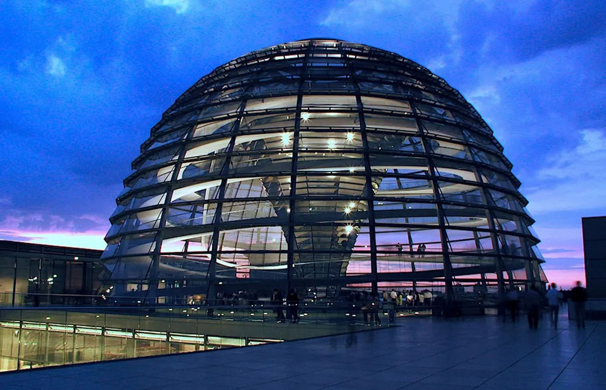 Norman-Foster-Website-ZORA-Design